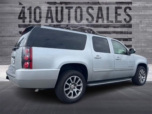 2013 GMC YUKON XL SLT Lower Image 1