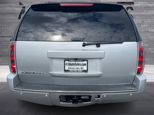2013 GMC YUKON XL SLT Lower Image 2