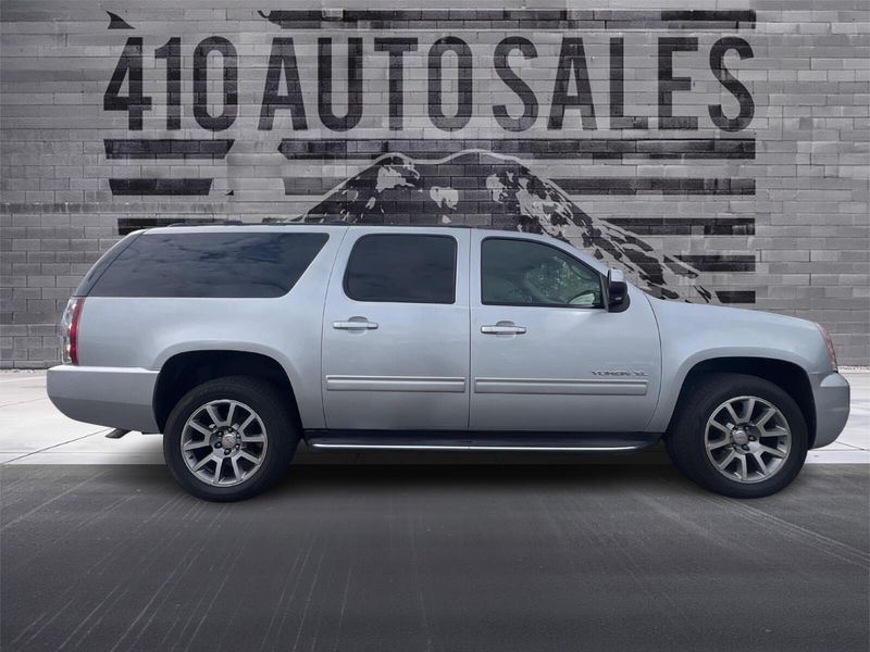 2013 GMC YUKON XL SLT Upper Image 2