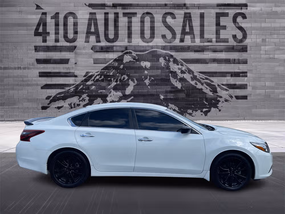 2017 Nissan Altima 2.5 SR MIDNIGHT Image 2