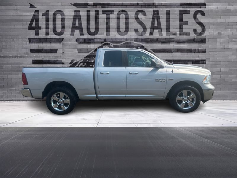 2016 Ram 1500 SLT Quad Cab 4X4 Upper Image 2