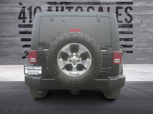 2018 Jeep Wrangler JK Unlimited Sahara 4X4 Lower Image 2