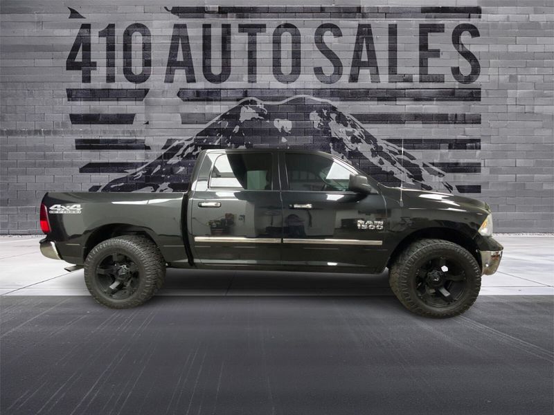 2017 Ram 1500 Crew Cab SLT 4X4 Upper Image 2
