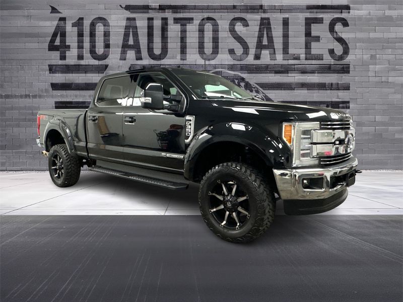 2019 Ford F-350 Super Duty LARIAT 4X4 Upper Image 1