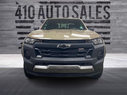 2023 Chevrolet Colorado Trail Boss 4X4 Crew Cab Lower Image 3