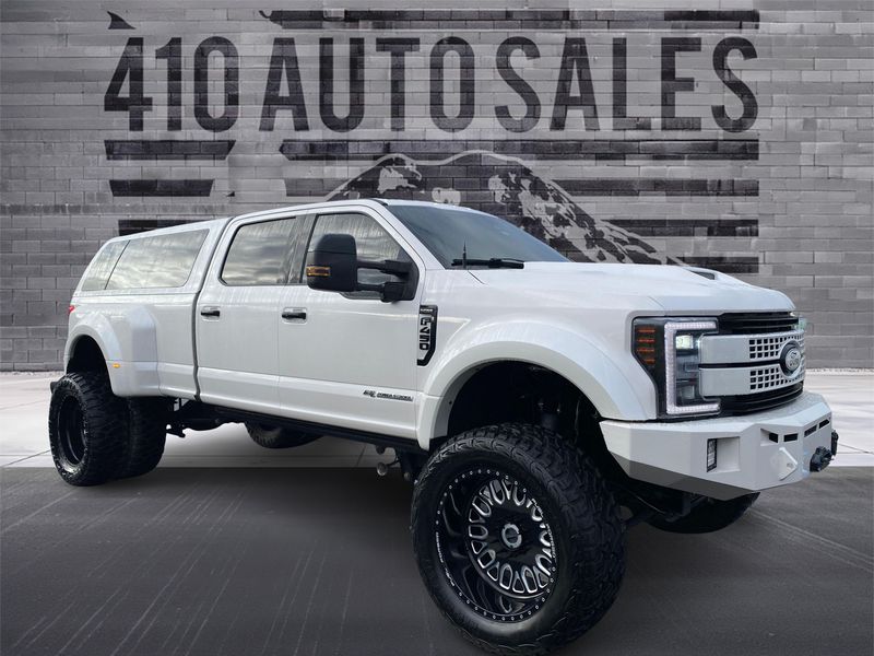 2018 Ford F-450 Super Duty Platinum Crew Cab Upper Image 1