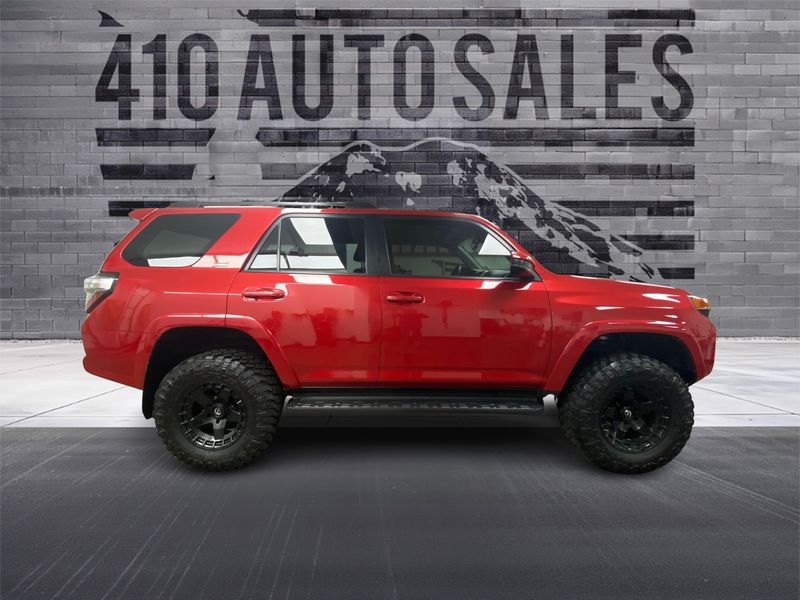 2020 Toyota 4Runner SR5 4X4 * LIFTED * Upper Image 2