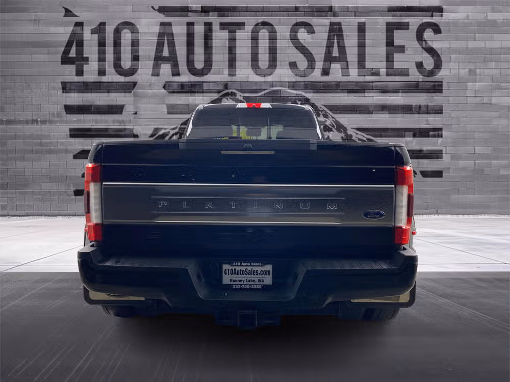 2019 Ford F-450 Super Duty Platinum Crew Cab Lower Image 2