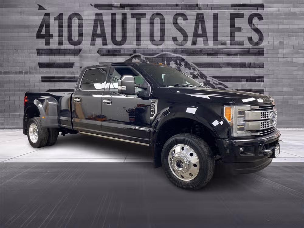 2019 Ford F-450 Super Duty Platinum Crew Cab Image 1