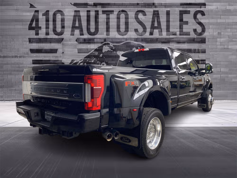 2019 Ford F-450 Super Duty Platinum Crew Cab Image 3