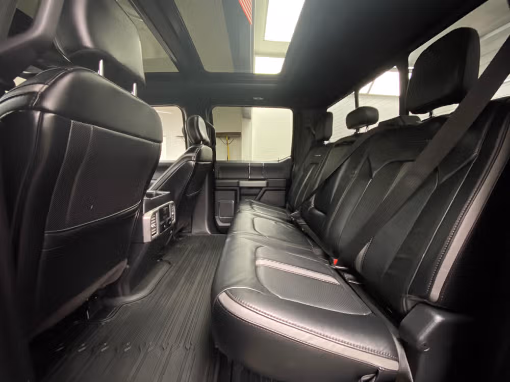 2019 Ford F-450 Super Duty Platinum Crew Cab Image 27