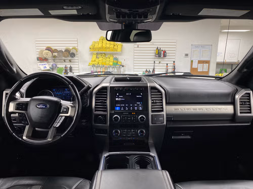 2019 Ford F-450 Super Duty Platinum Crew Cab Image 11