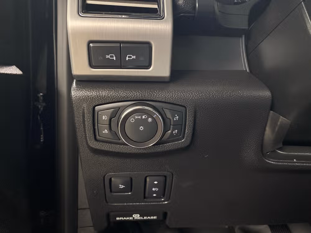 2019 Ford F-450 Super Duty Platinum Crew Cab Image 22