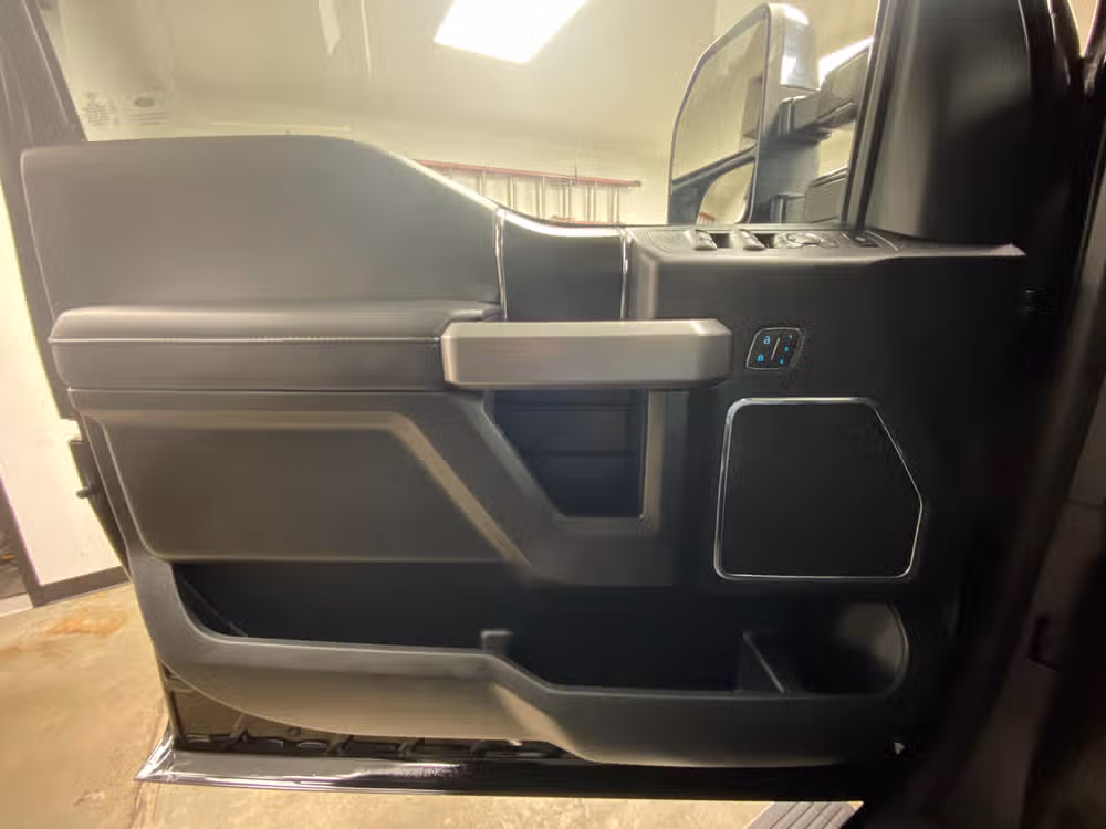 2019 Ford F-450 Super Duty Platinum Crew Cab Image 23