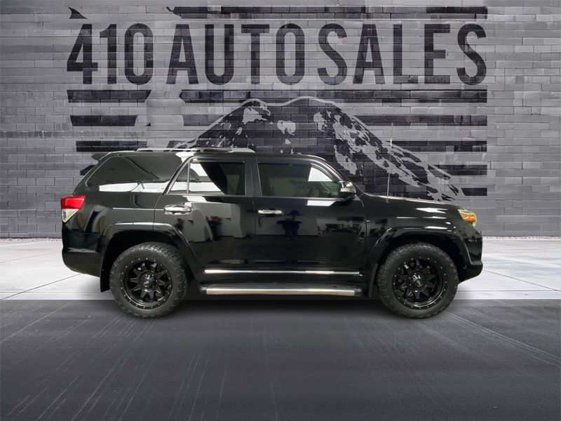 2010 Toyota 4Runner Limited 4x4 Upper Image 2