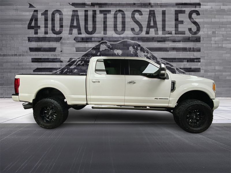 2019 Ford F-250 Platinum photo 2