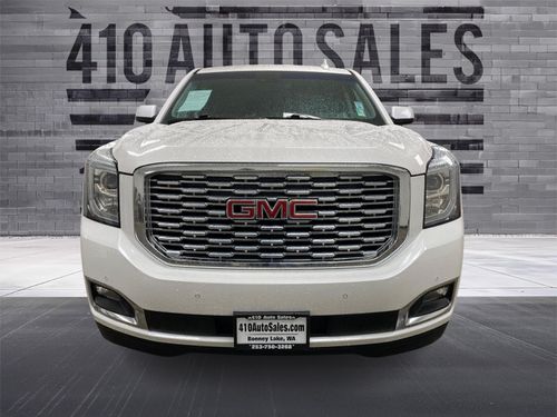 2019 GMC Yukon XL 4WD Denali Lower Image 3