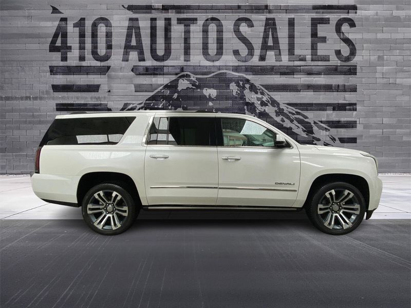 2019 GMC Yukon XL 4WD Denali Upper Image 2