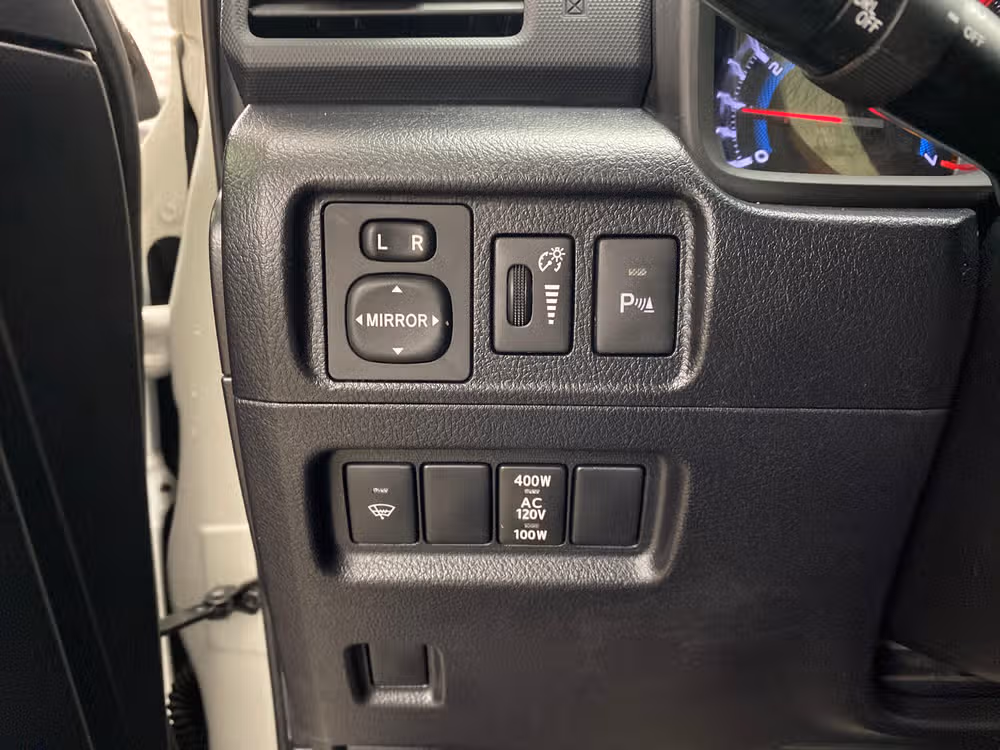 2015 Toyota 4Runner Limited 4WD Image 19