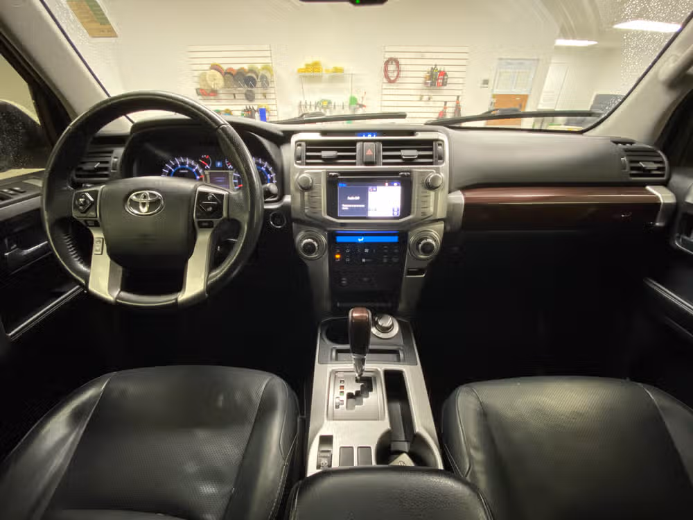 2015 Toyota 4Runner Limited 4WD Image 9
