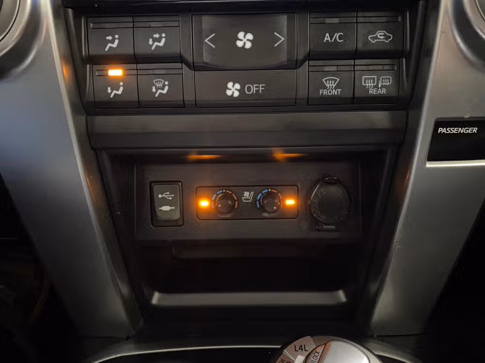 2015 Toyota 4Runner Limited 4WD Image 13