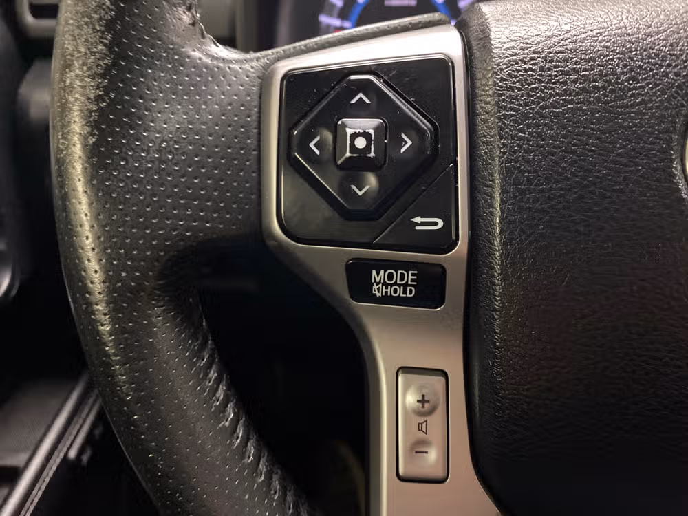 2015 Toyota 4Runner Limited 4WD Image 17