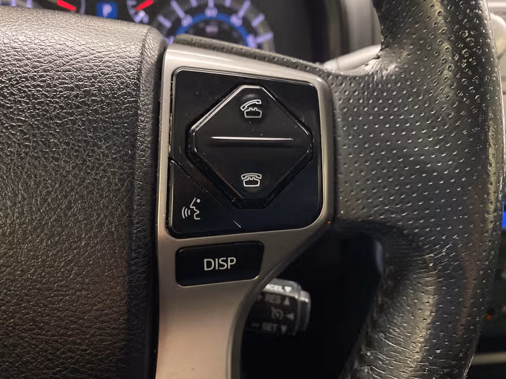 2015 Toyota 4Runner Limited 4WD Image 18