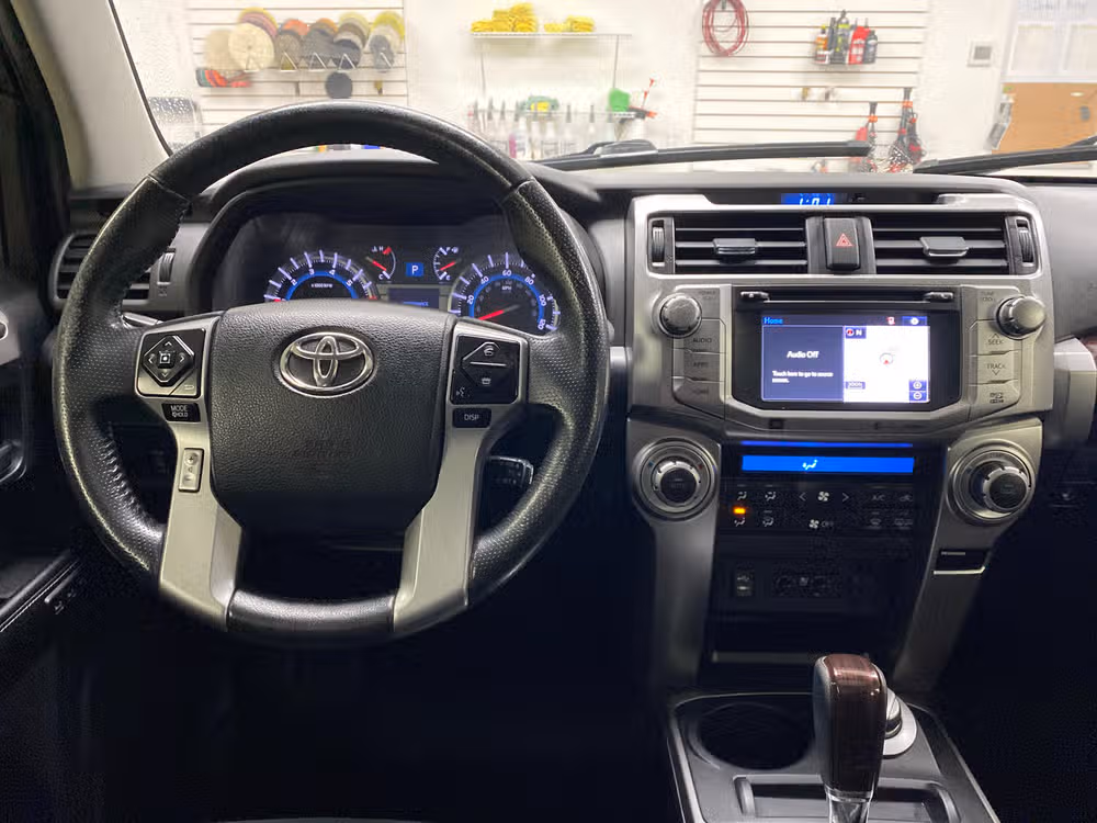 2015 Toyota 4Runner Limited 4WD Image 10