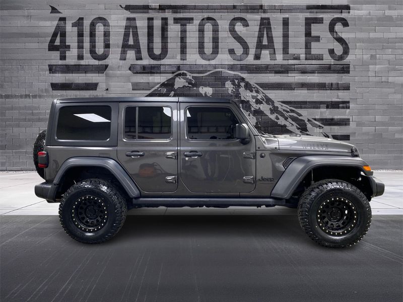 2020 Jeep Wrangler Unlimited Willys photo 2