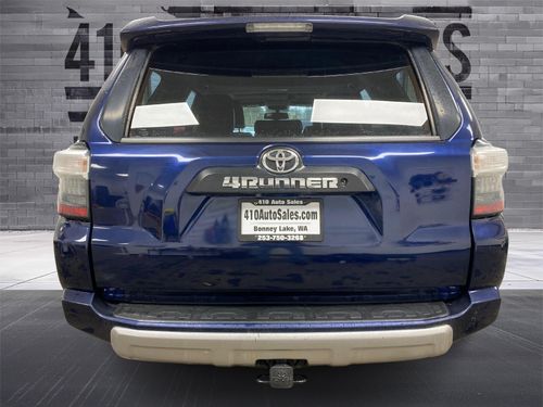 2018 Toyota 4Runner OFF-ROAD PREMIUM 4X4 Lower Image 2