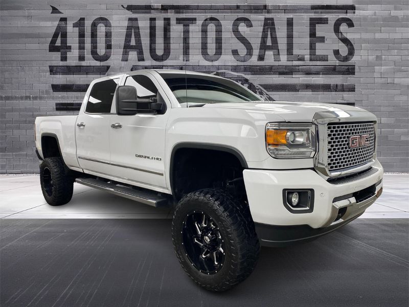 2015 GMC Sierra 2500HD Denali Crew Cab Upper Image 1