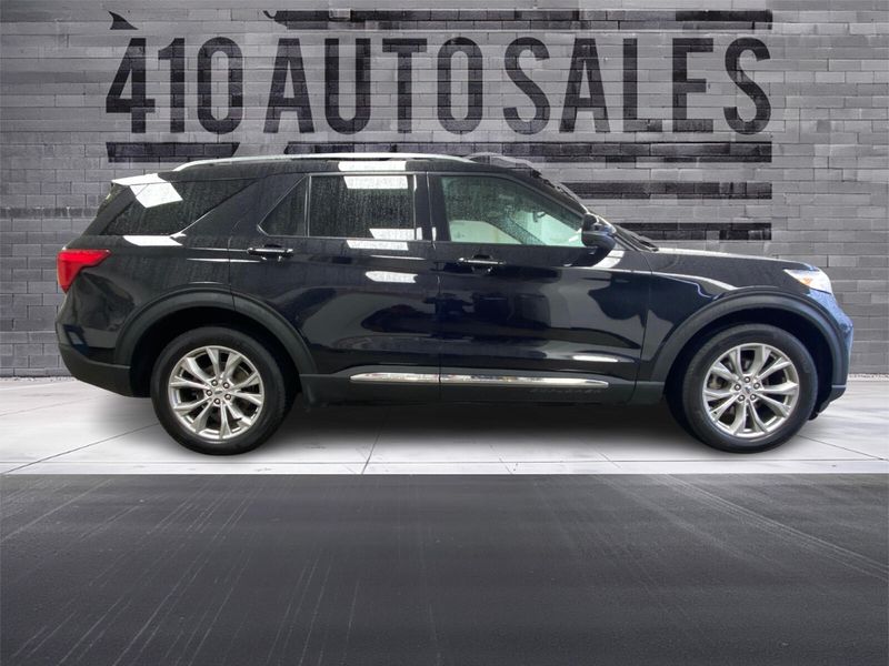 2021 Ford Explorer Limited AWD Upper Image 2