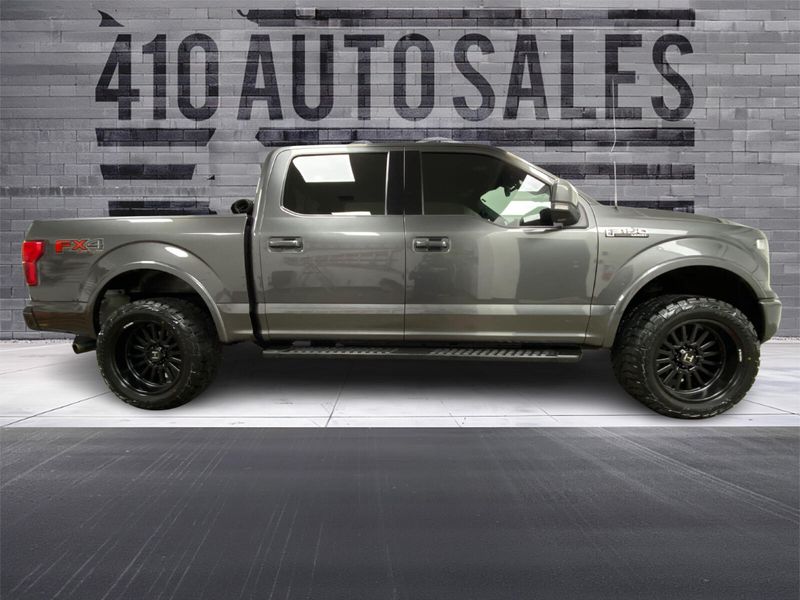 2019 Ford F-150 Lariat photo 2