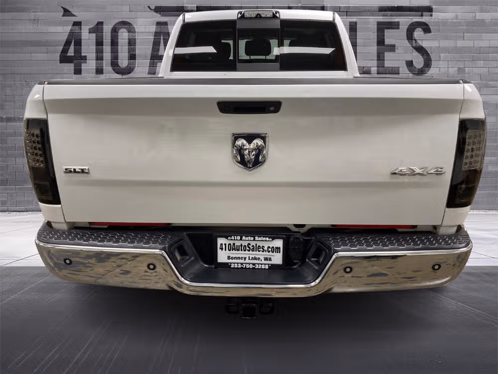 2016 Ram 3500 Mega Cab SLT 4X4 *LEVELED* Lower Image 2