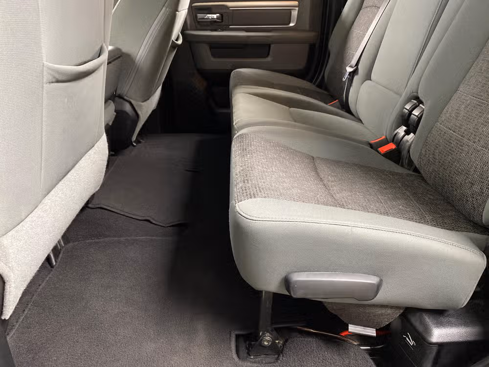 2016 Ram 3500 Mega Cab SLT 4X4 *LEVELED* Image 23