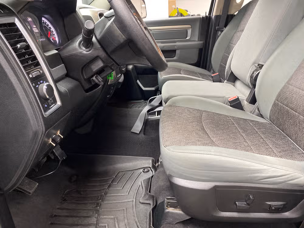 2016 Ram 3500 Mega Cab SLT 4X4 *LEVELED* Image 22