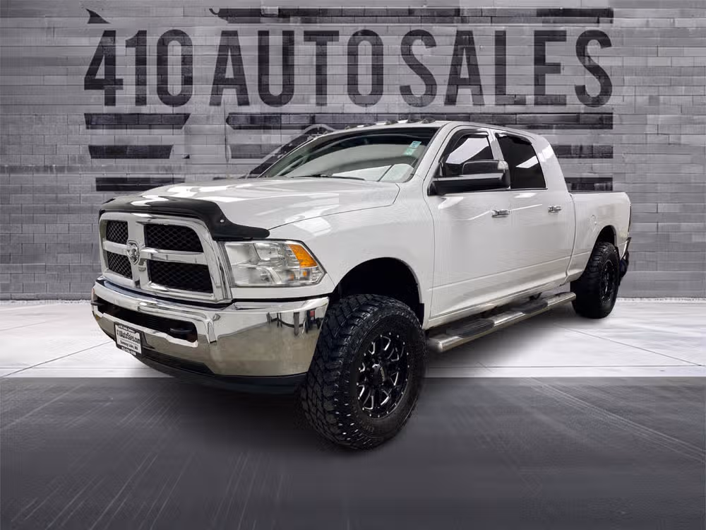 2016 Ram 3500 Mega Cab SLT 4X4 *LEVELED* Image 6
