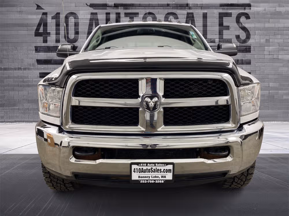 2016 Ram 3500 Mega Cab SLT 4X4 *LEVELED* Image 5