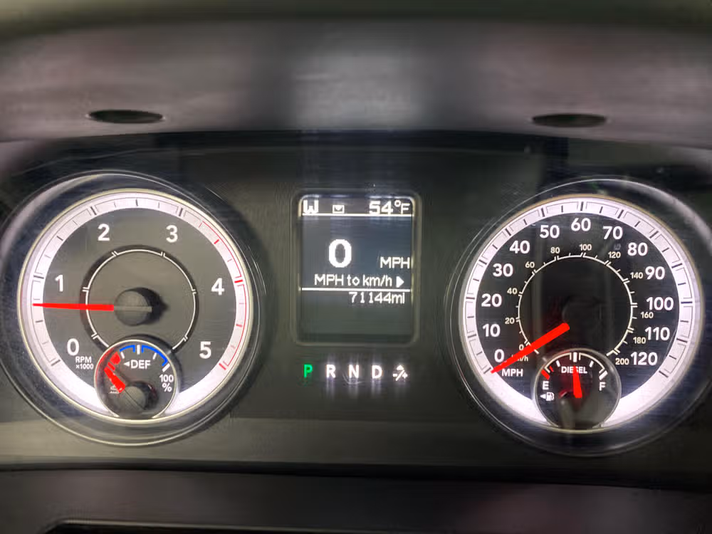 2016 Ram 3500 Mega Cab SLT 4X4 *LEVELED* Image 13