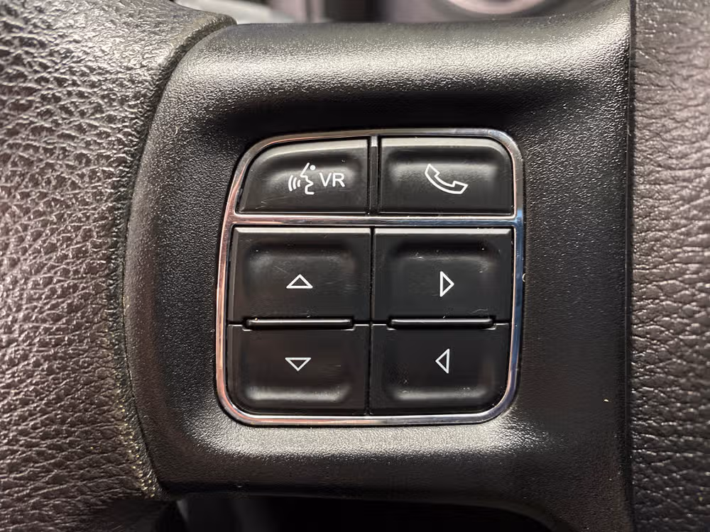 2016 Ram 3500 Mega Cab SLT 4X4 *LEVELED* Image 17