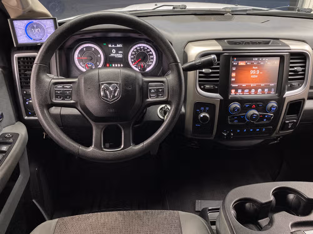 2016 Ram 3500 Mega Cab SLT 4X4 *LEVELED* Image 12
