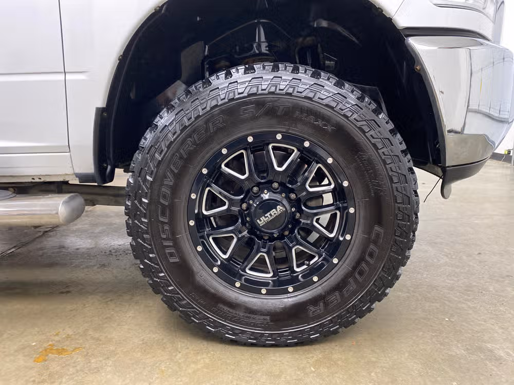 2016 Ram 3500 Mega Cab SLT 4X4 *LEVELED* Image 10