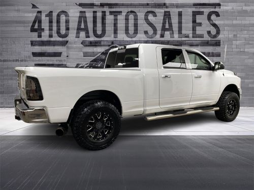 2016 Ram 3500 Mega Cab SLT 4X4 *LEVELED* Lower Image 1