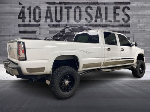 2005 GMC Sierra 2500HD SLT Lower Image 1
