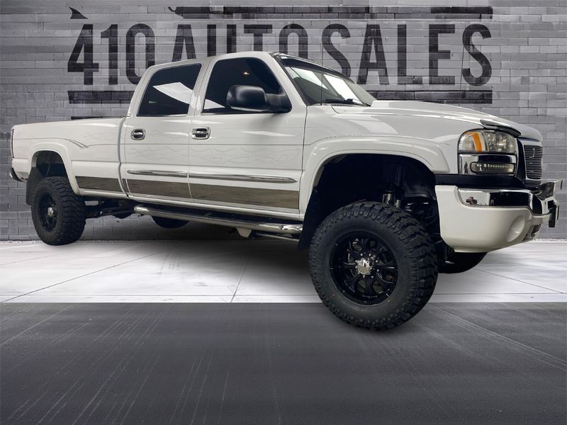 2005 GMC Sierra 2500HD SLT Upper Image 1