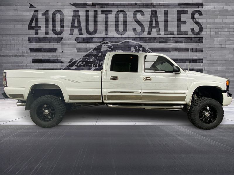 2005 GMC Sierra 2500HD SLT Upper Image 2
