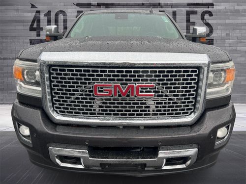 2016 GMC 2500HD DENALI Lower Image 3