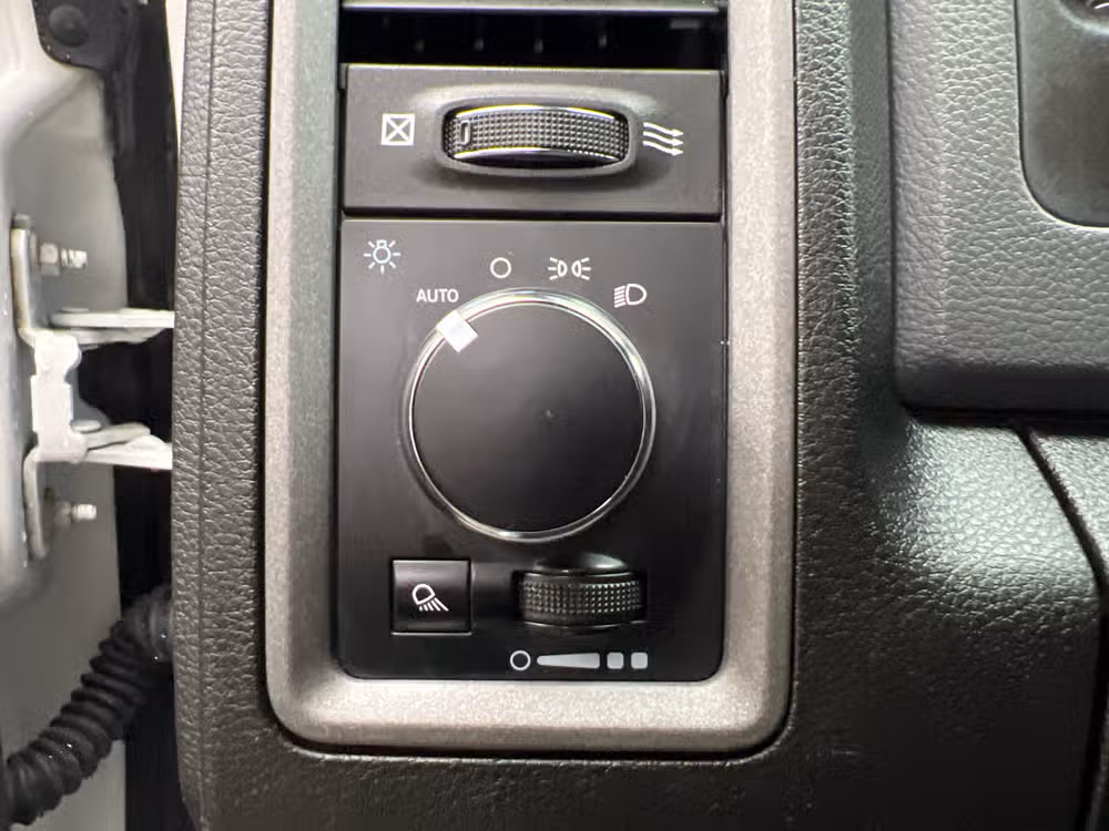 2019 RAM 1500 CLASSIC TRADESMAN REGULAR CAB Image 17