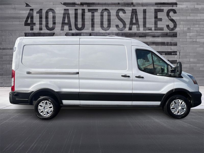 2022 Ford Transit photo 2