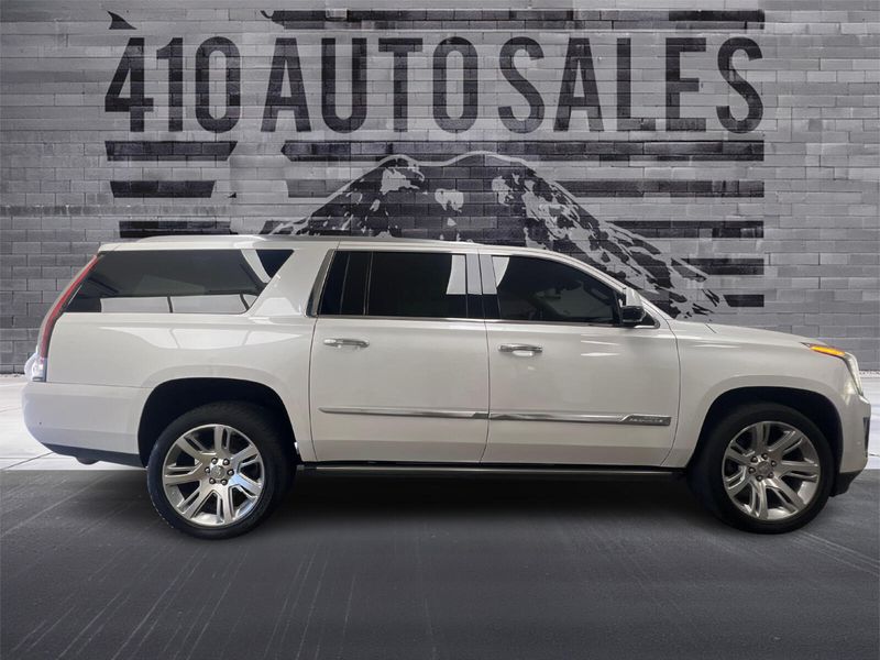 2017 Cadillac Escalade ESV Premium Luxury photo 2